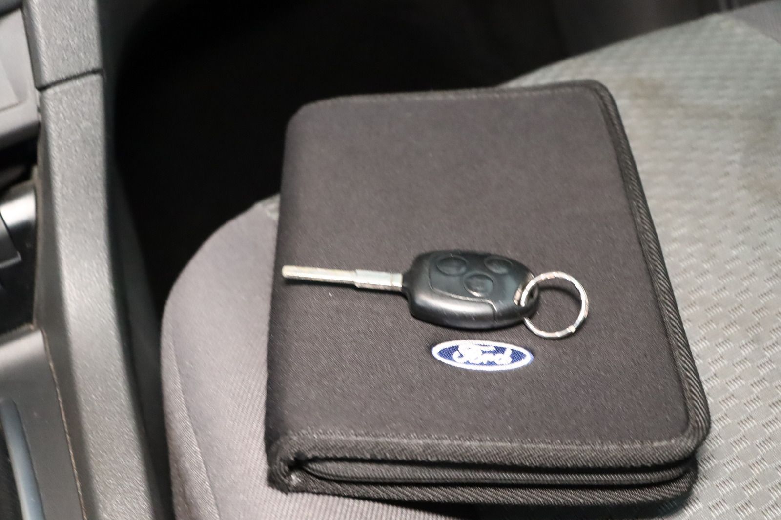 Fahrzeugabbildung Ford Focus 1.6 Ambiente HU/AU 05.26