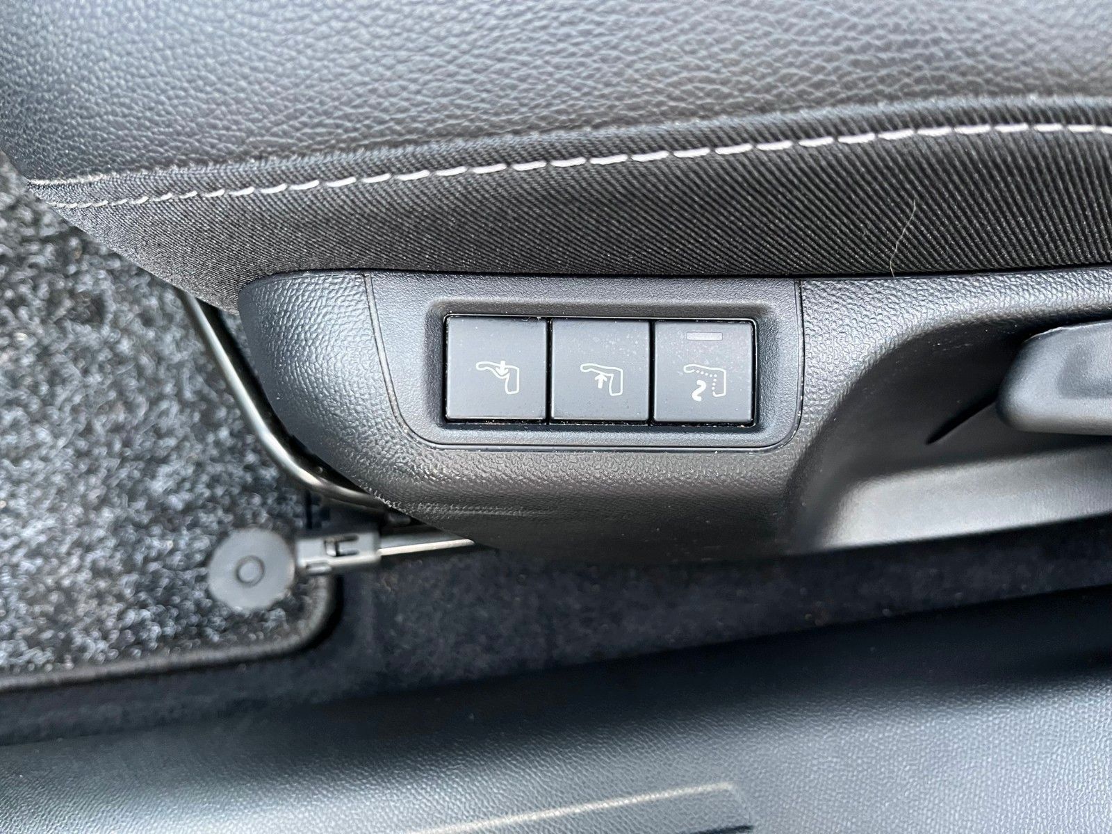 Fahrzeugabbildung Opel Mokka Elegance