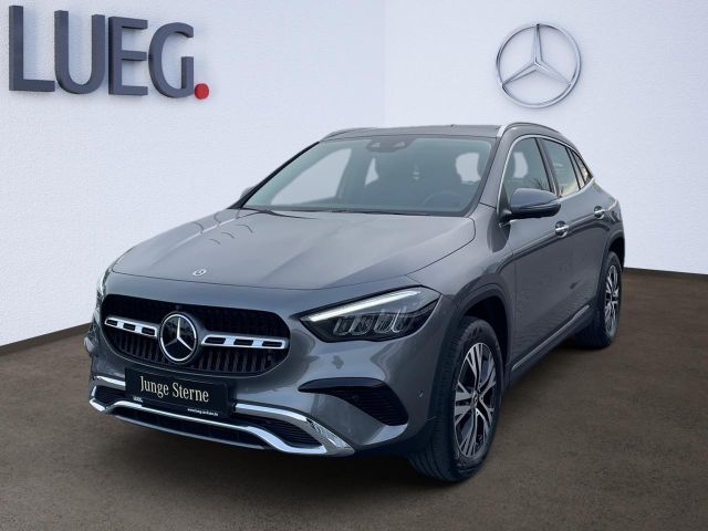 Mercedes-Benz GLA 180 PROGRESSIVE-ADVANCED+PANODACH+DISTRONIC