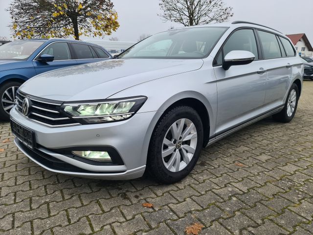 Volkswagen Passat Var. 2.0TDI AHK LED Kamera VZE Side ACC