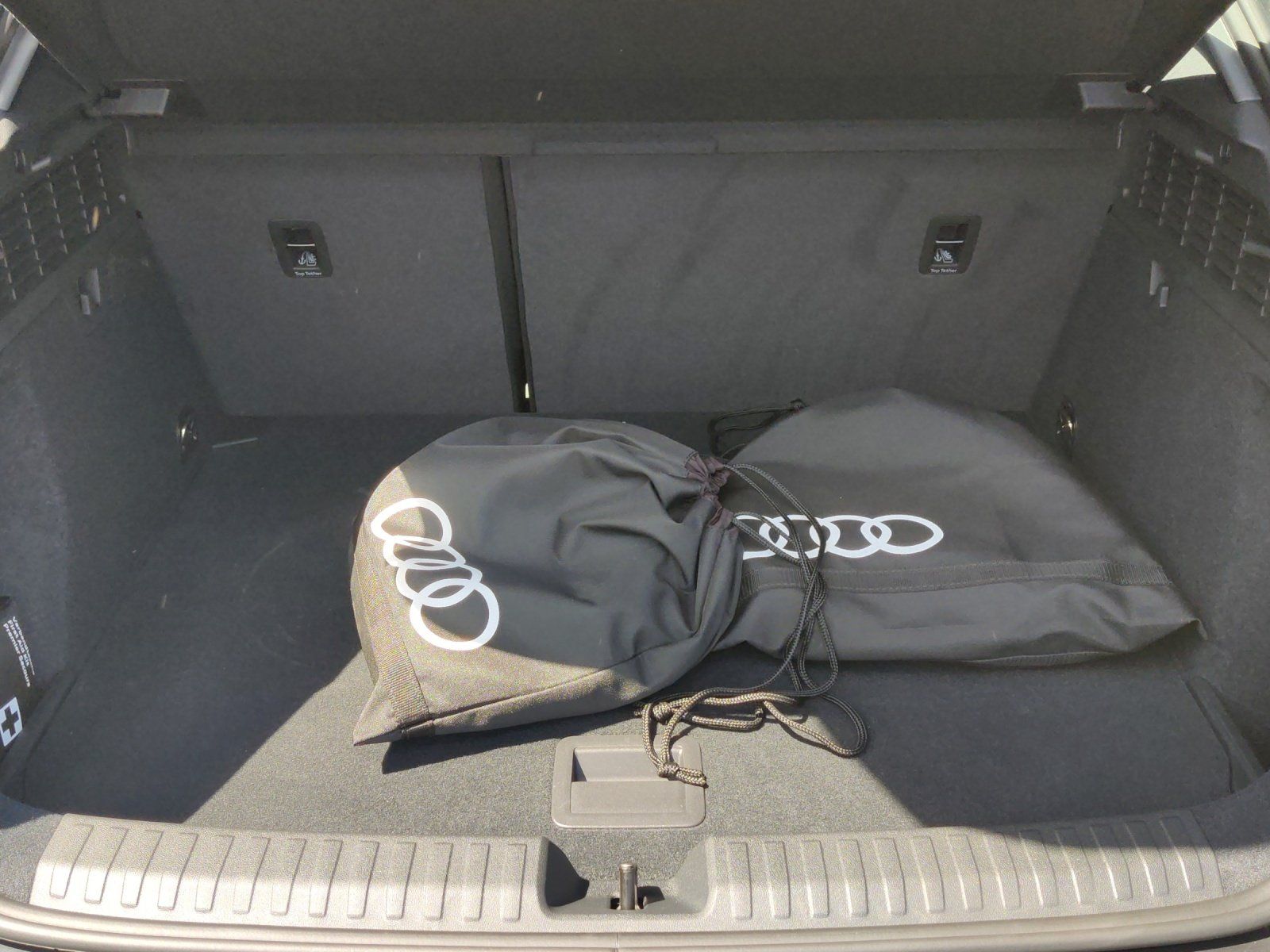 Fahrzeugabbildung Audi A3 Sportback 40 TFSI e S tronic Kamera,LED,Navi
