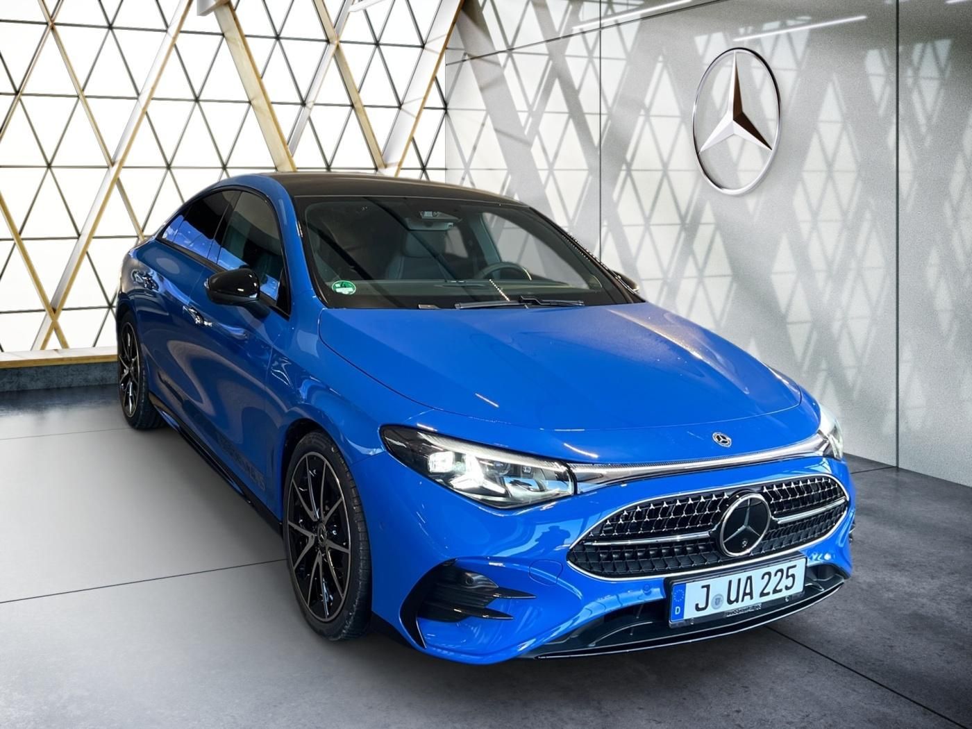 Mercedes-Benz CLA 200 4MATIC AMG Night AHK Burmester3D Pano foto 18