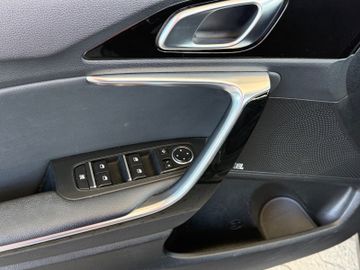 KIA cee'd Sportswagon - 12