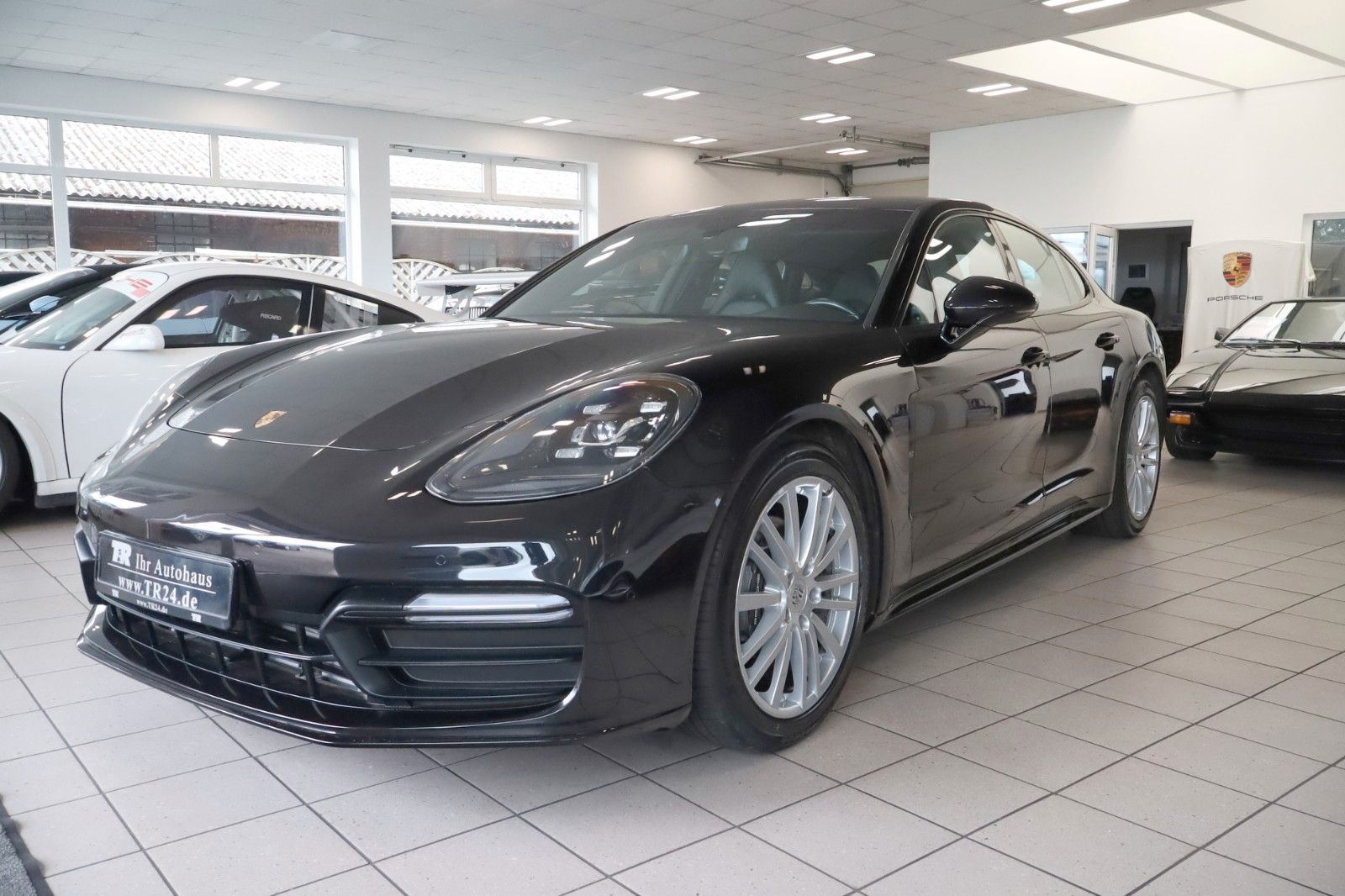 Fahrzeugabbildung Porsche Panamera 4 PDK SportDesignPaket, Kamera, 20"Zoll