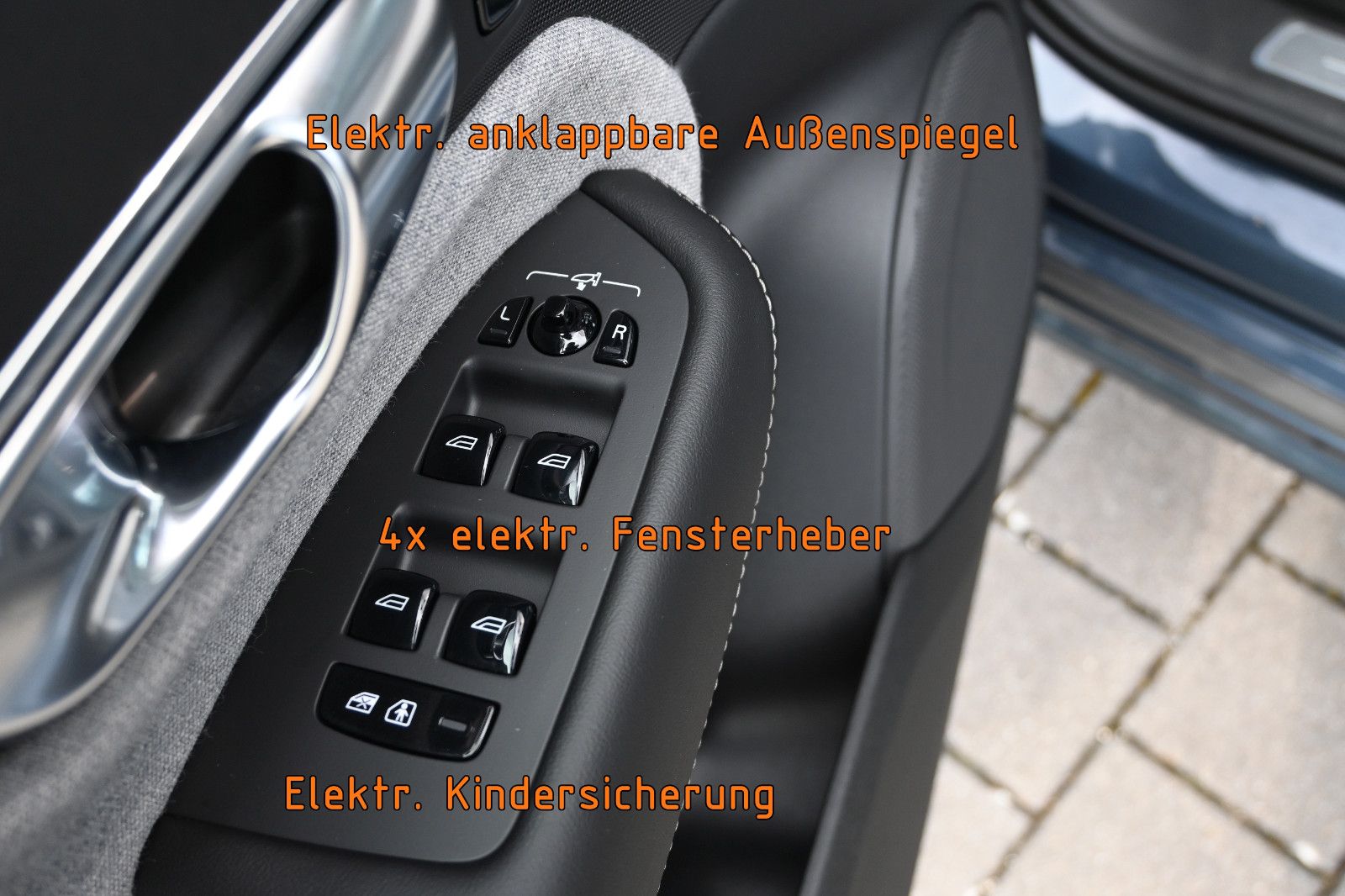 Fahrzeugabbildung Volvo XC90 T8 AWD Recharge Ultimate Dark °AHK°WOOL°