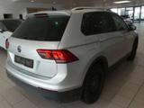 Volkswagen Tiguan 1.5 TSI Active AHK LED Navi RFK ACC AHK - Volkswagen Tiguan ACTIVE mit Benzin-Antrieb