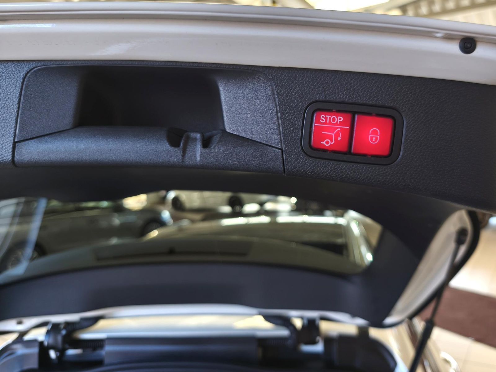 Fahrzeugabbildung Mercedes-Benz C 300 Kombi AMG/Night/HuD/Pano/Burmester/ACC/Ahk