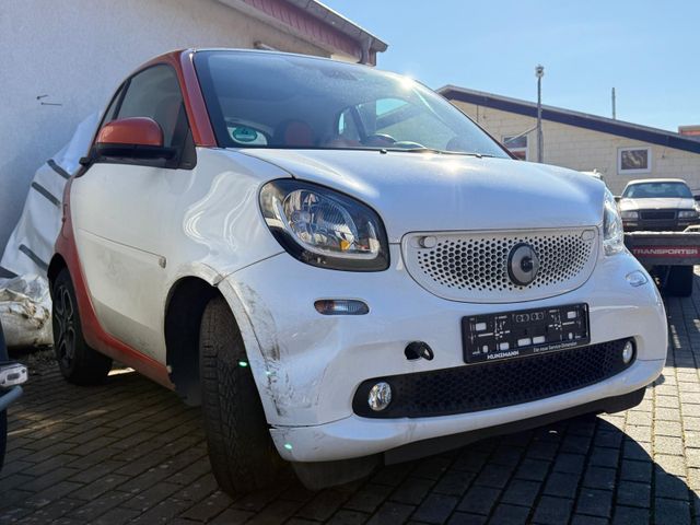 Smart Fortwo °Spur°Shzg°FSE°BT°Pano°RFK°LED°JBL°Tempom