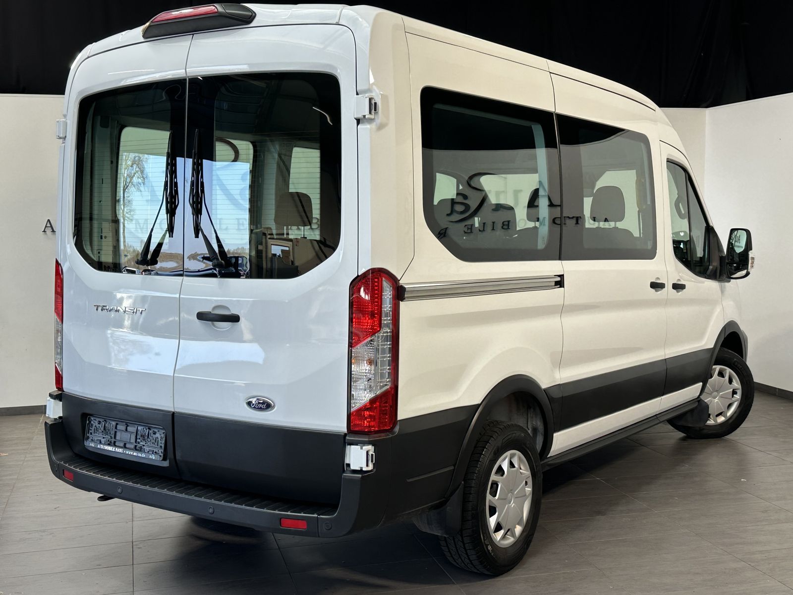 Fahrzeugabbildung Ford Transit 350 L2H2 9-Sitzer CARPLAY+DAB+BLUETOOTH