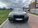BMW 750i | M-Paket | Alcantara | Laser | Keramik - graue BMW 750