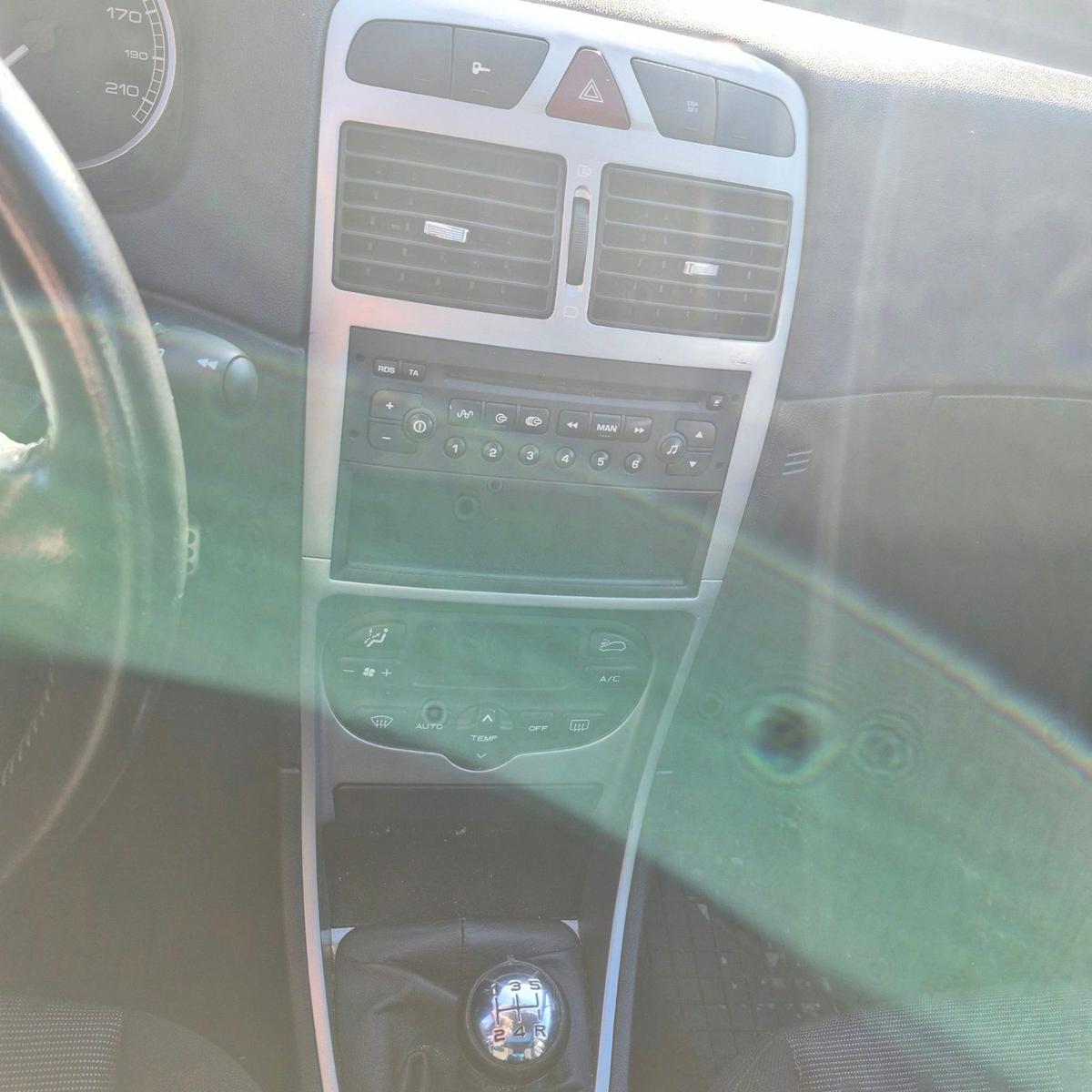 Peugeot 307 2004 — engine 109 HP (80kW)