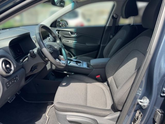 Fahrzeugabbildung Hyundai KONA Trend Elektro 2WD +KLIMA+NAVI+RFK+PDC+ACC+U
