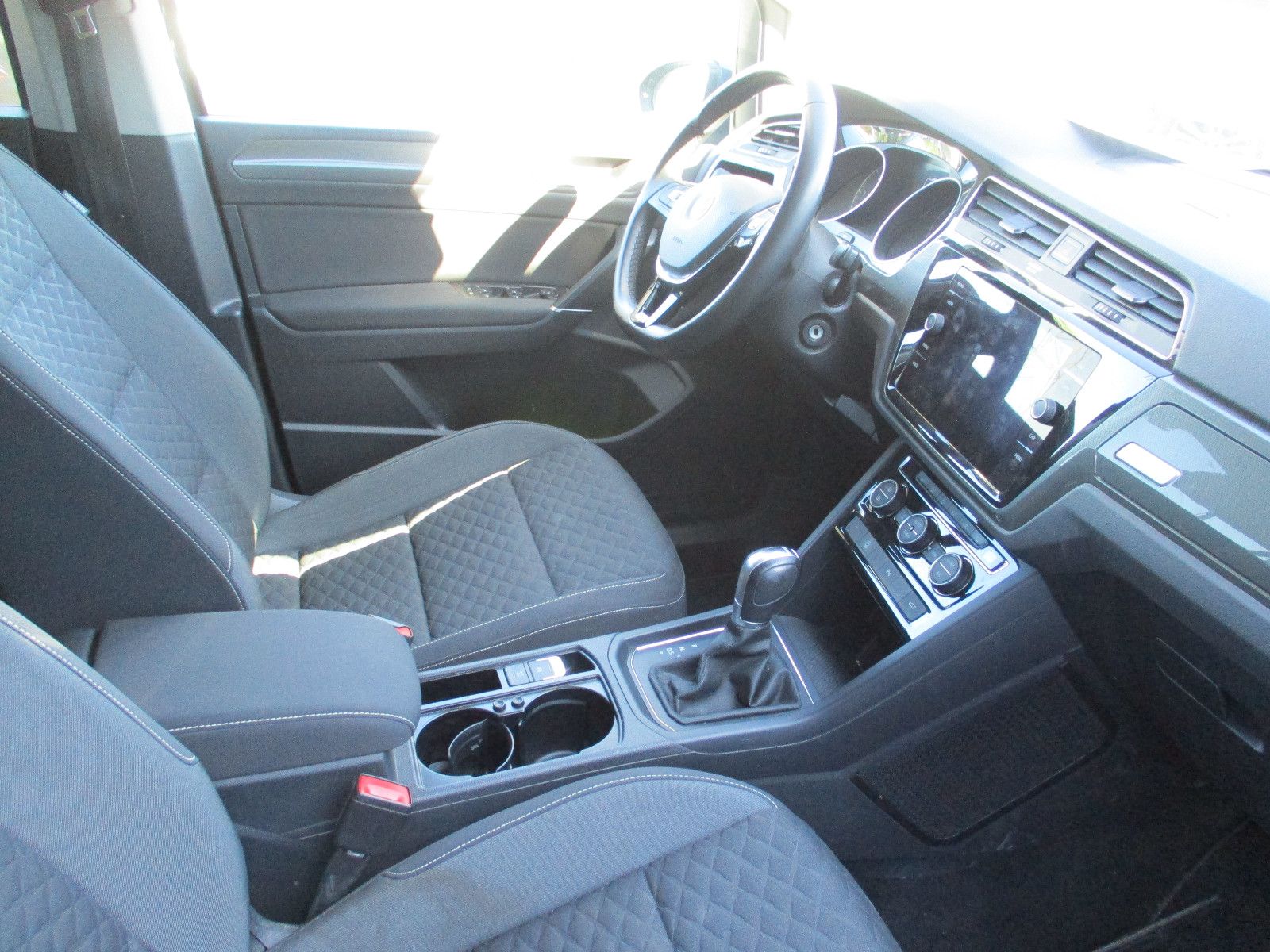 Fahrzeugabbildung Volkswagen Touran  1.6 TDI BMT  Automatik Join  AHK