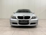 BMW 335i / SCHIEBEDACH / LEDER / - BMW 335 mit Benzin-Antrieb: Limousine, Automatik