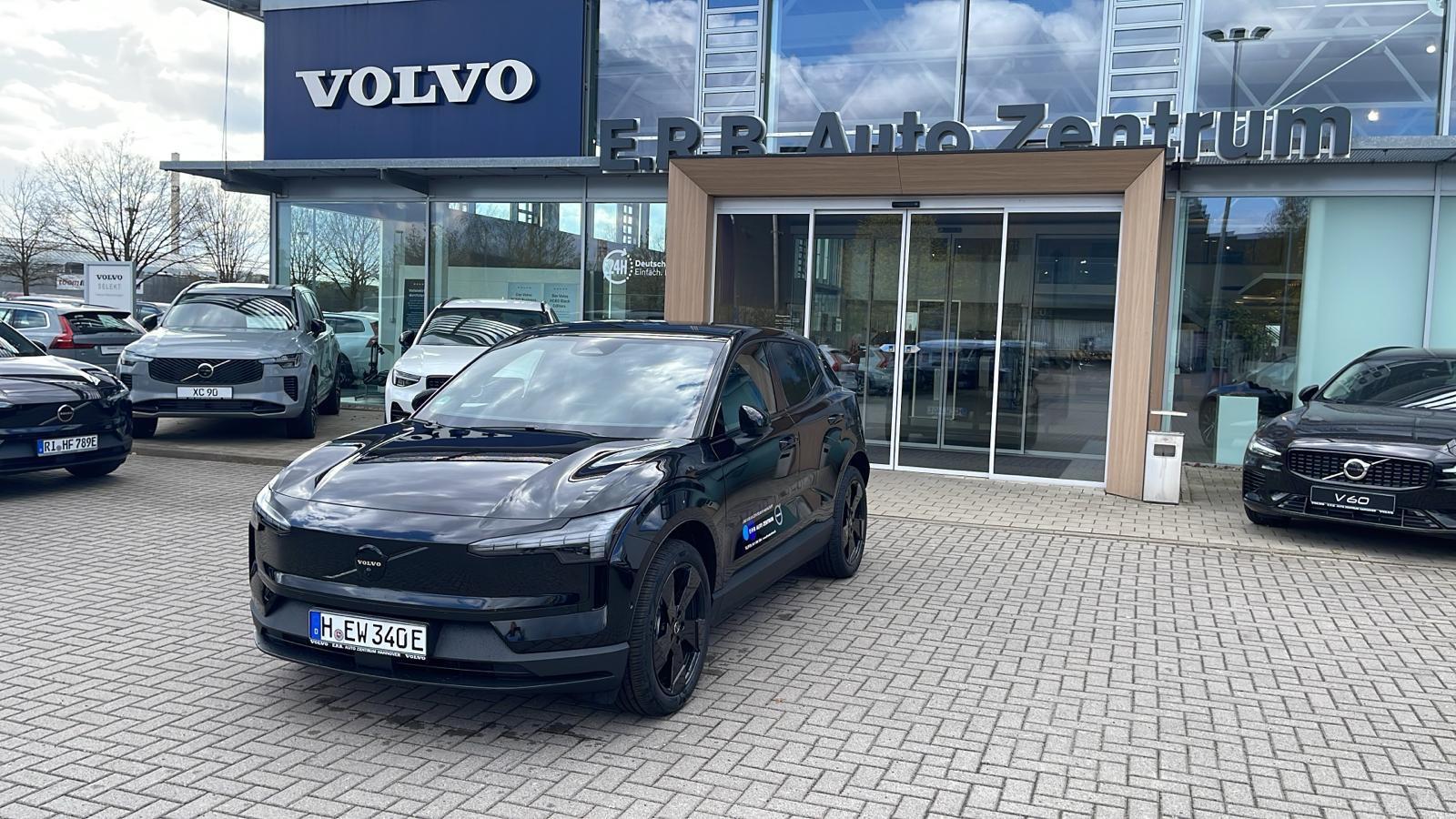 Volvo EX30 Extended Range Ultra Black Edition
