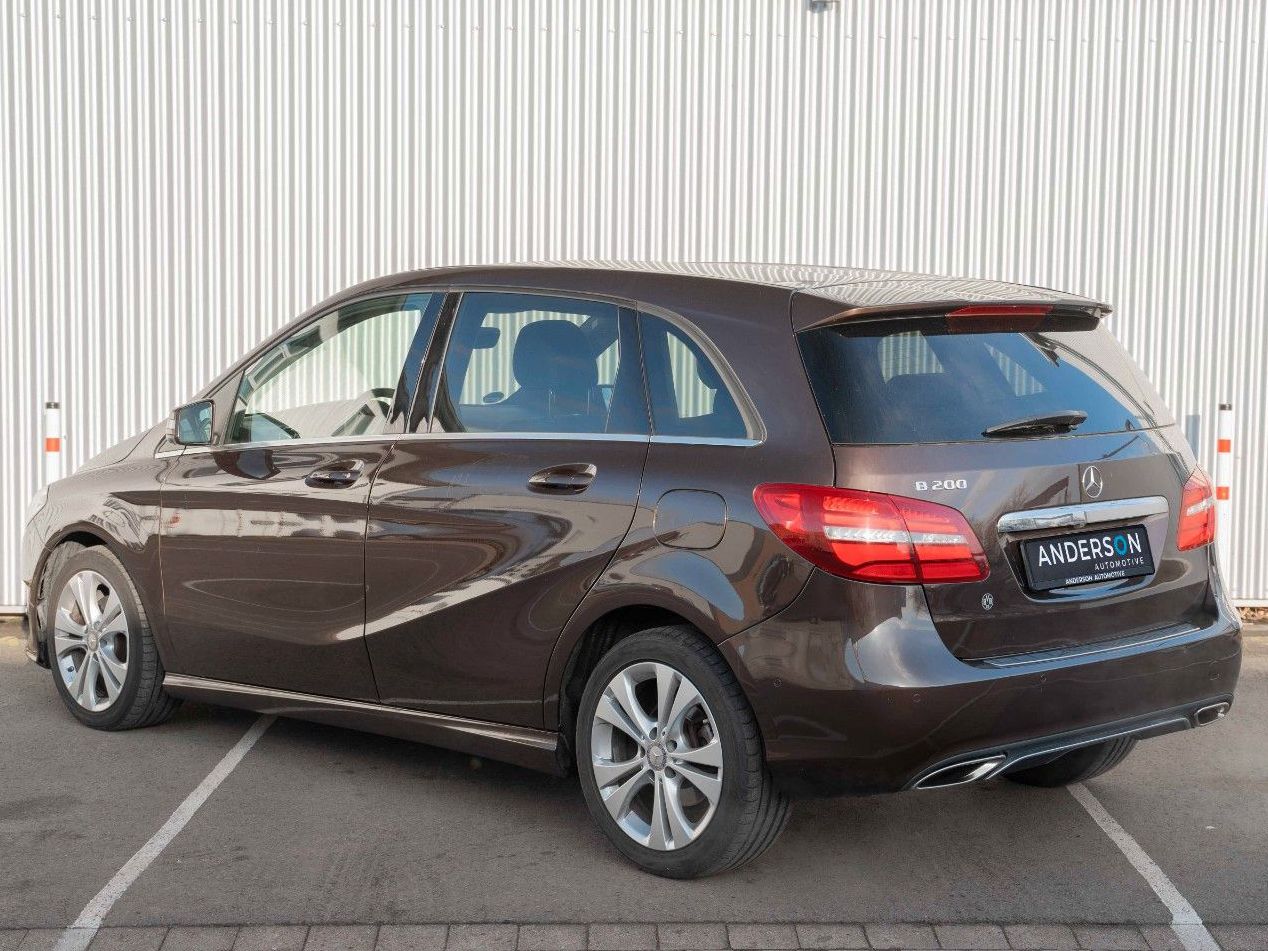 Fahrzeugabbildung Mercedes-Benz B 200 KAM PDC MFL XENON AHK -WENIG KM-