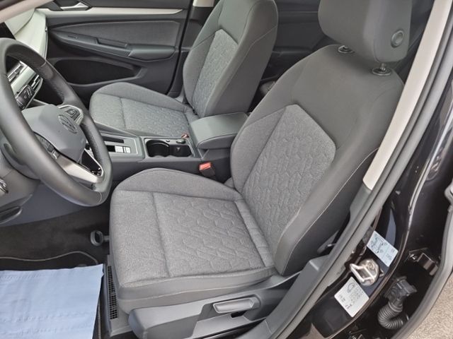 Fahrzeugabbildung Volkswagen Golf 1,5 l eTSI MOVE IQ.DRIVE STHZG KAMERA AHK N