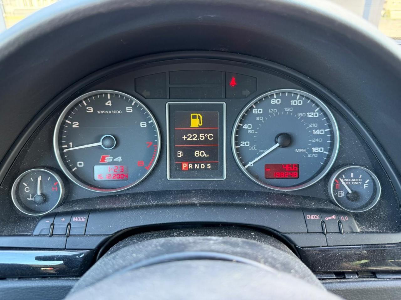 Audi S4 Avant 4.2 V8 344 ch BVM quattro / Toit ouvrant / Cuir / Sièges électriques à mémoire / Xénon