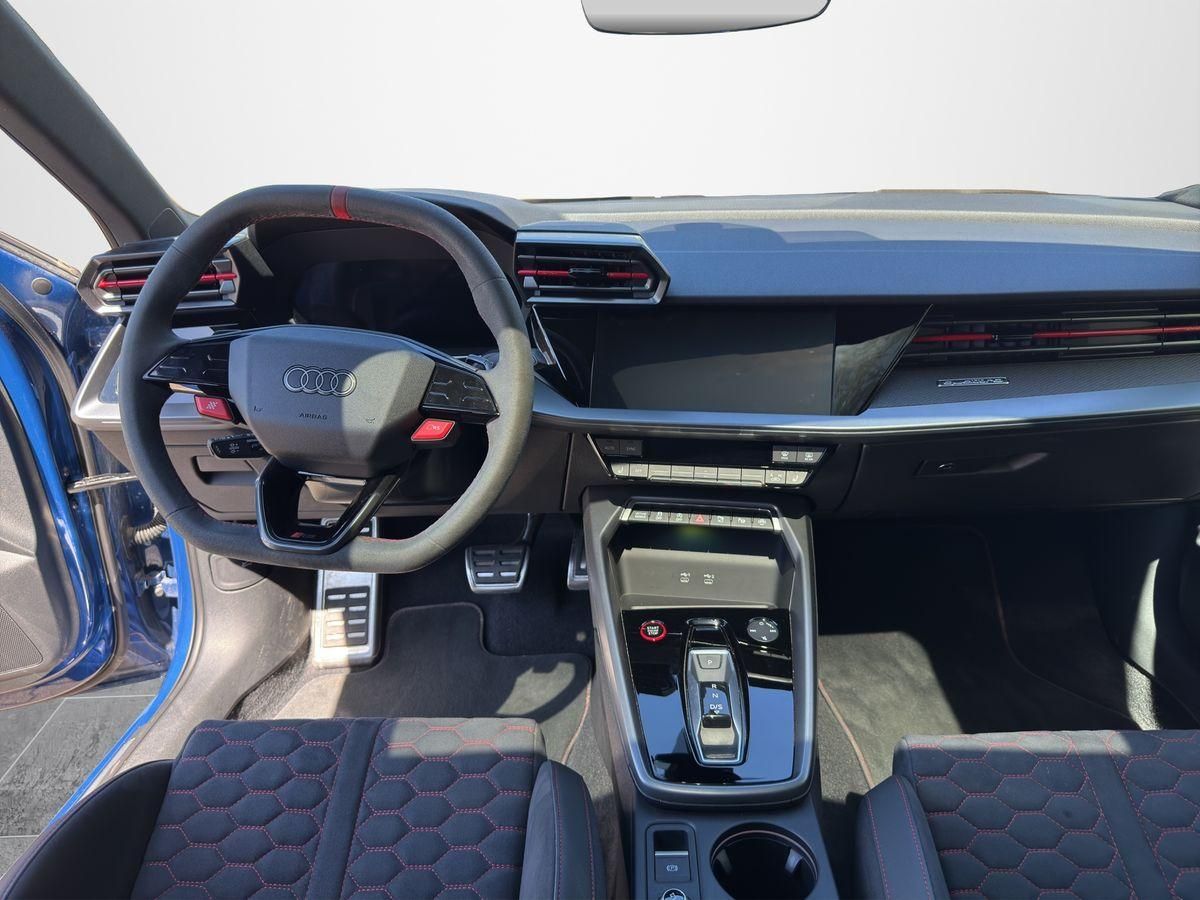 Fahrzeugabbildung Audi RS3 Limousine 2.5 TFSI quattro 294 kW