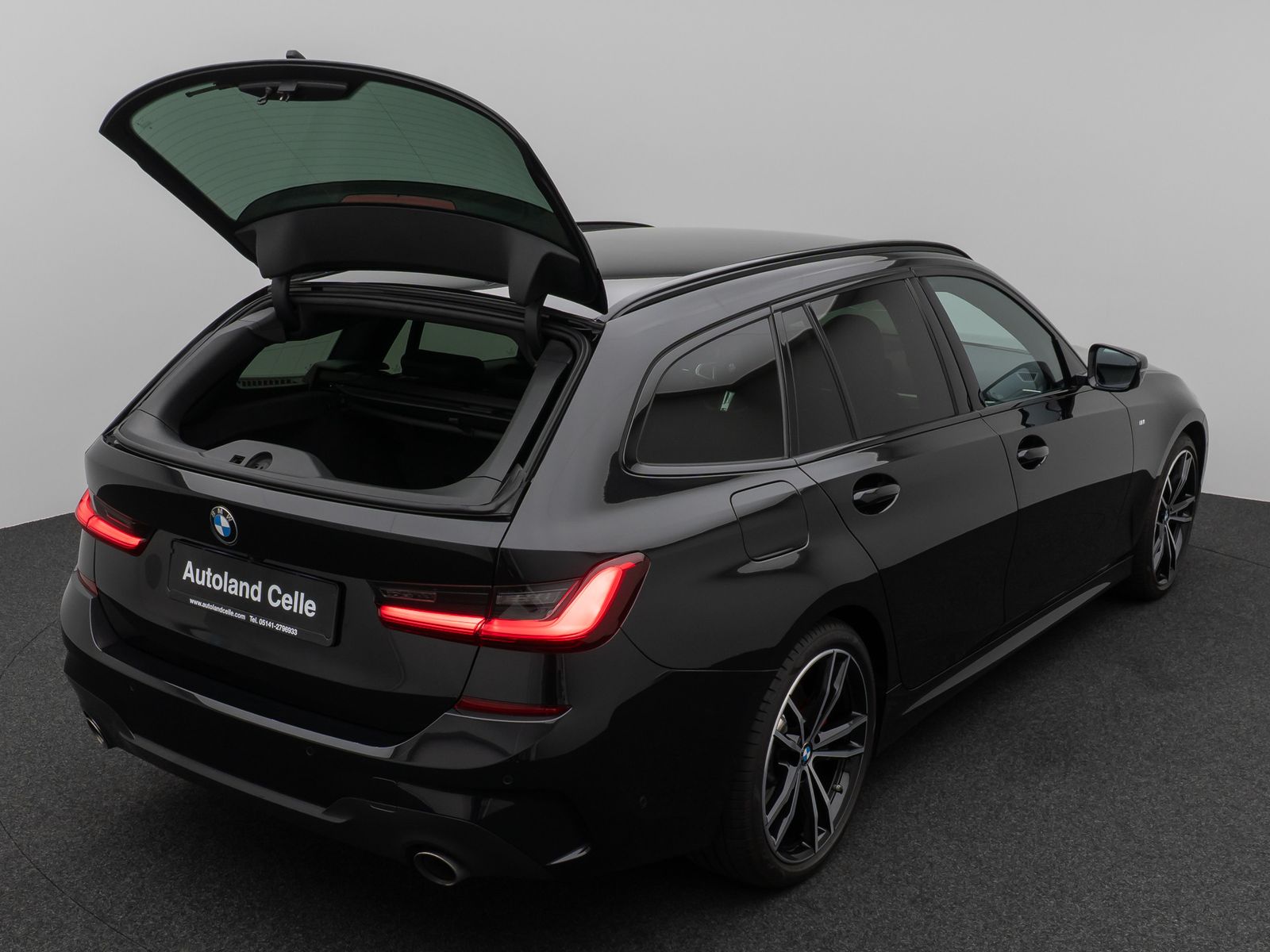 Fahrzeugabbildung BMW 330d xD M Sport Kamera HUD DAB H/K LED 19Zoll