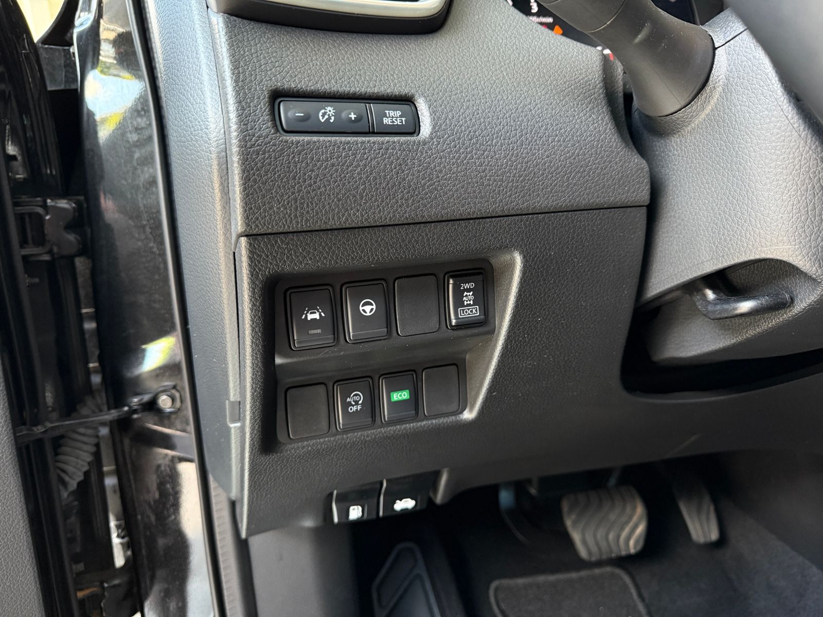 Fahrzeugabbildung Nissan Qashqai Tekna+ 4x4 PANO RFK ACC NAVI