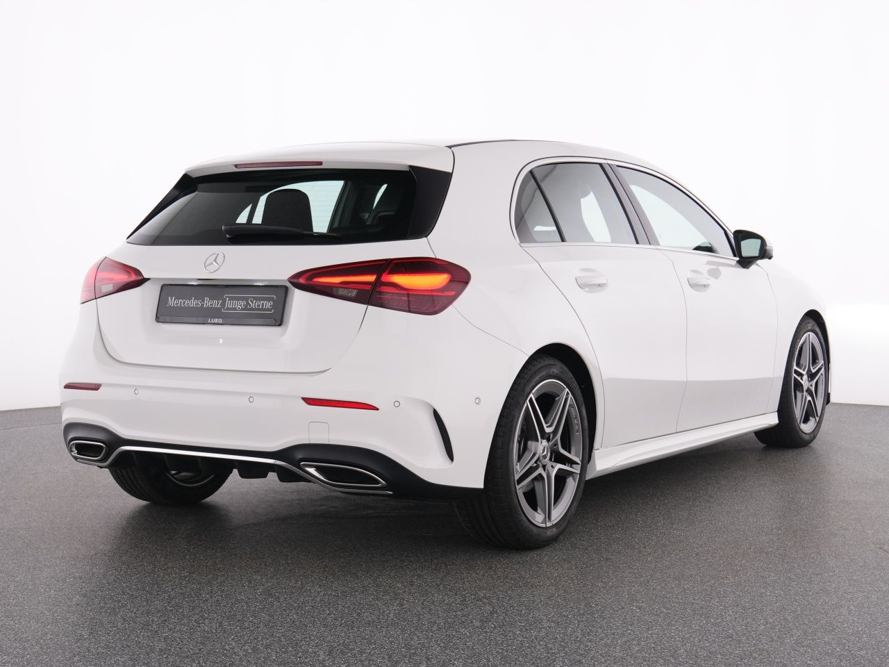 Mercedes-Benz A 180 AMG+NavPrem+LED-HP+Pano+SHZ+Lenkradzg+360° imagem 3