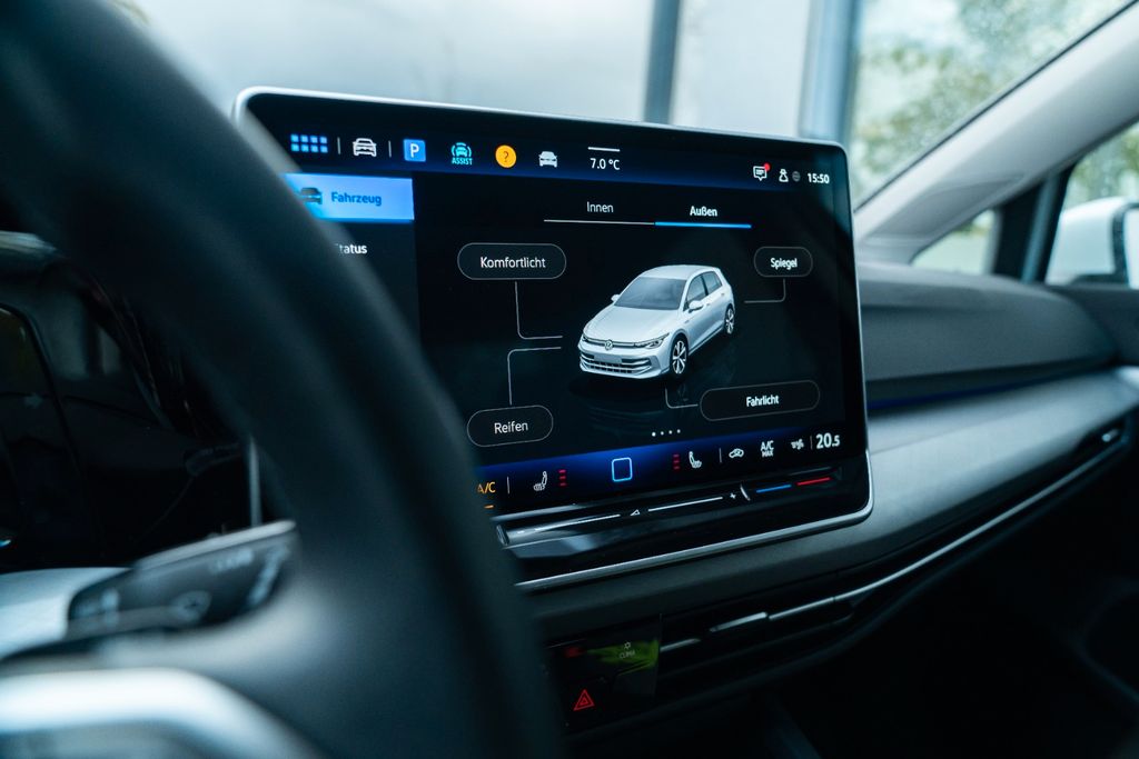 Volkswagen Golf 8 2.0 TDI LIFE/ BUSINESS/ AHK/ LED+ Volkswagen Golf 8 2.0 TDI LIFE/ BUSINESS/ AHK/ LED+