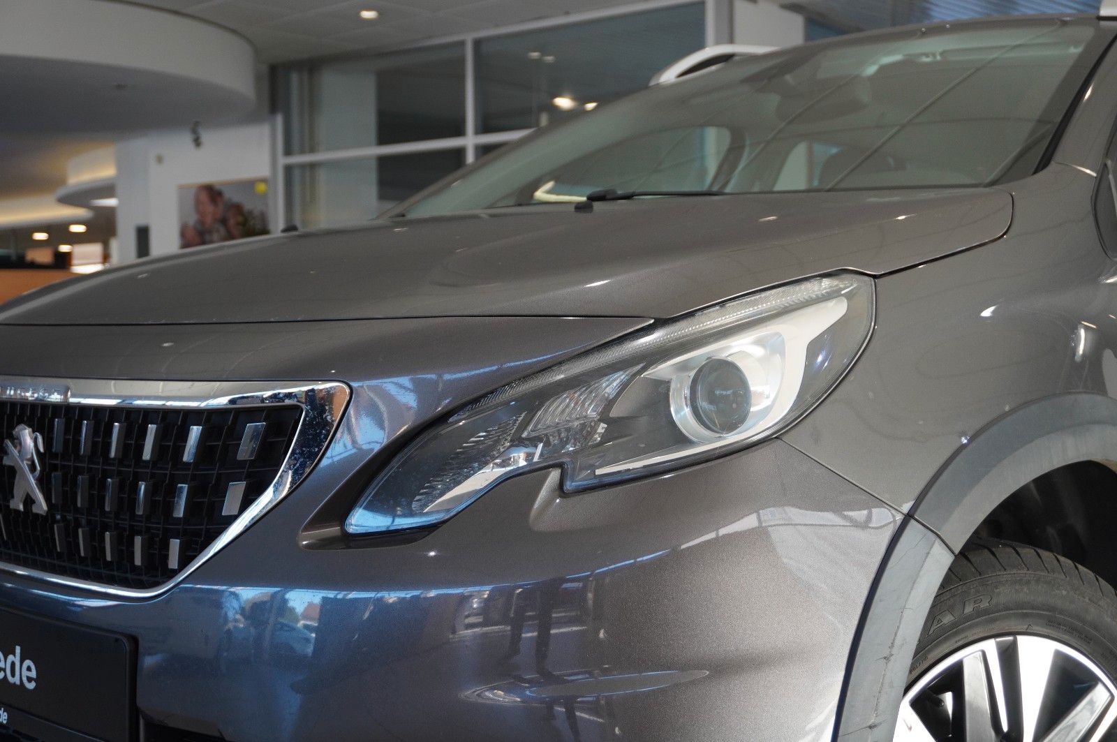 Fahrzeugabbildung Peugeot 2008 1.2 ALLURE NAVI/LED/KAMERA/SHZ/SPORT/TEMP.