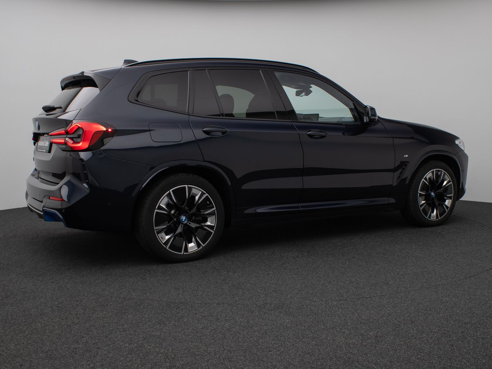 Fahrzeugabbildung BMW iX3 M Sport Impressive Panorama 360°HUD DAB H/K