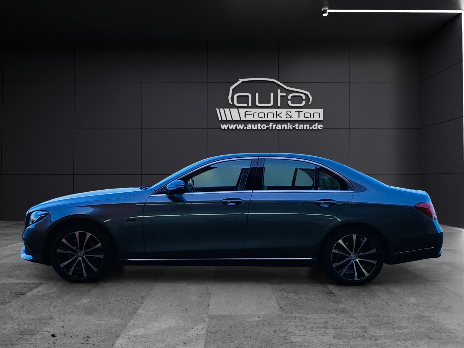 Fahrzeugabbildung Mercedes-Benz E 300 e*Navi*360°Cam*SitzHZ*Ambiente*Head-up*