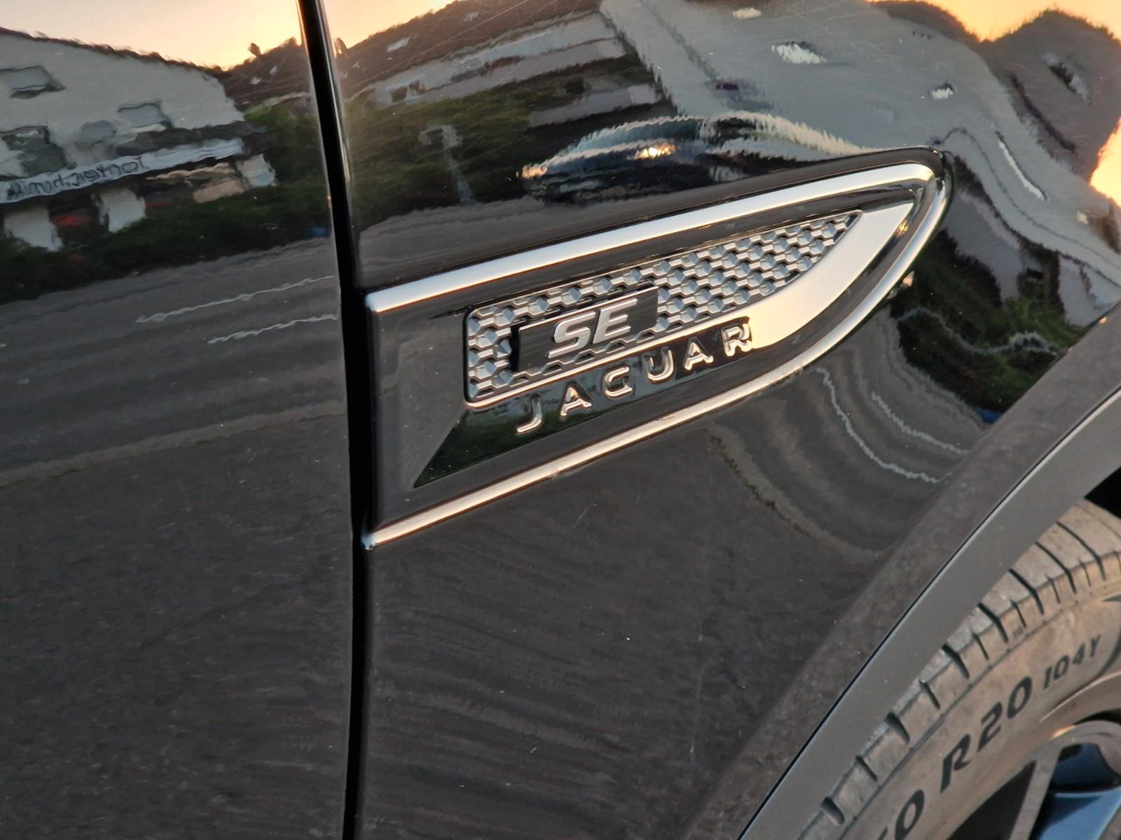 Jaguar E-Pace P300 R-Dynamic SE AWD +PANO+MERIDIAN+