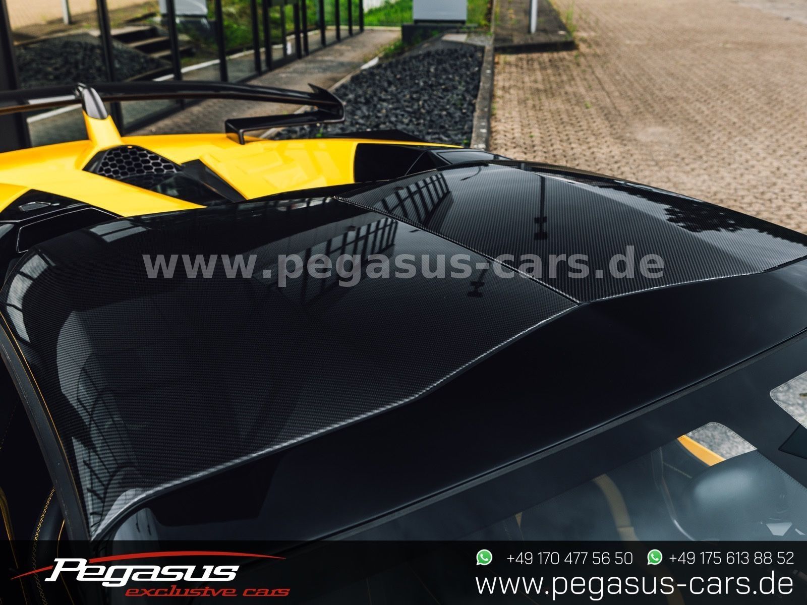 LAMBORGHINI Aventador - 8