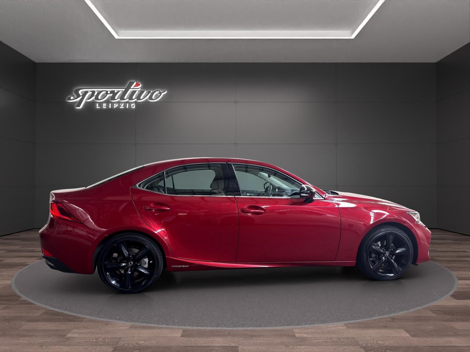 LEXUS IS 300H 2.5 HYBRIDE 181ch - GPS - PHARES LED - SIÈGES CHAUFFANTS - ANGLE MORT