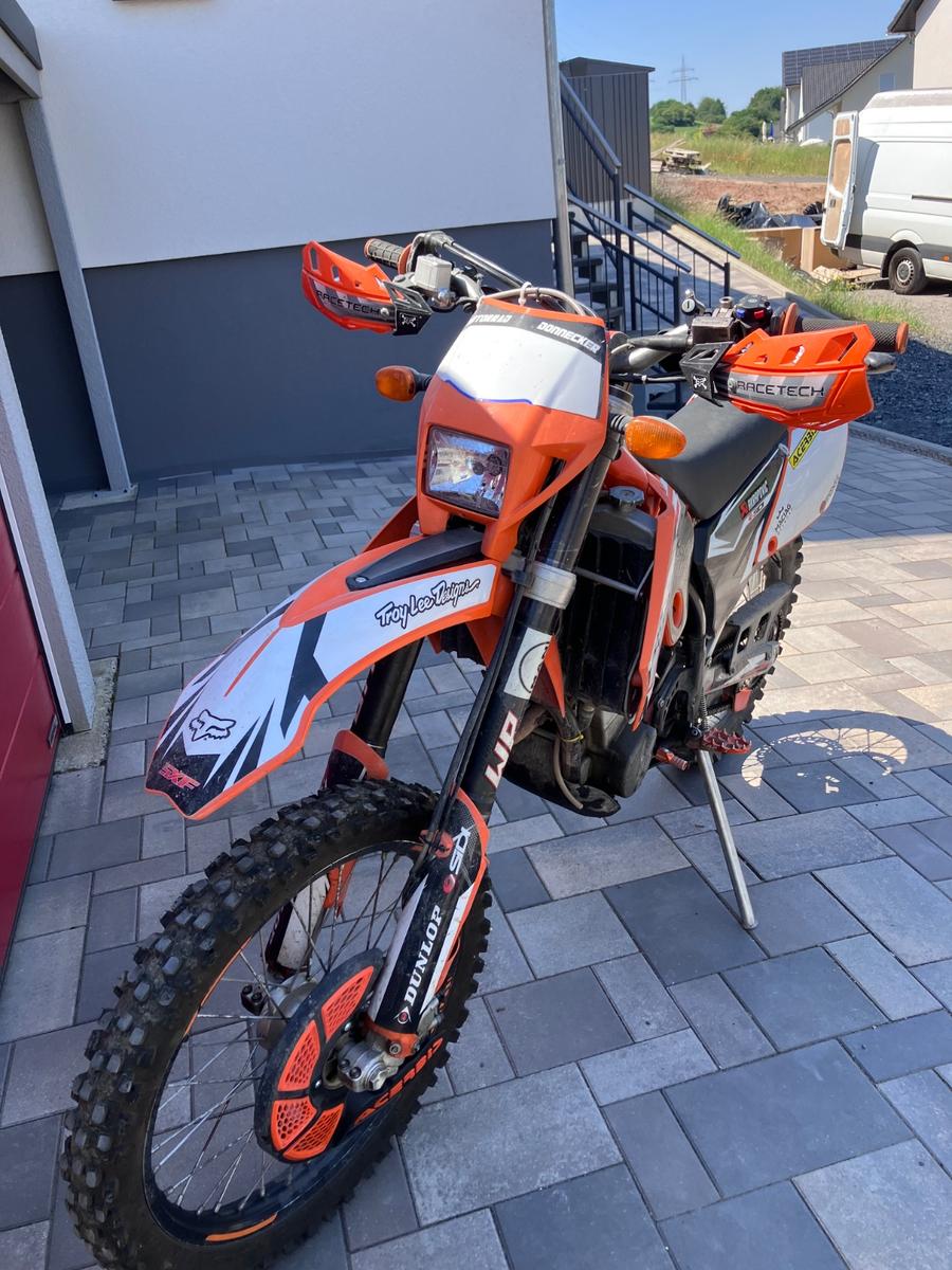 KTM EXC 2004 — rear view