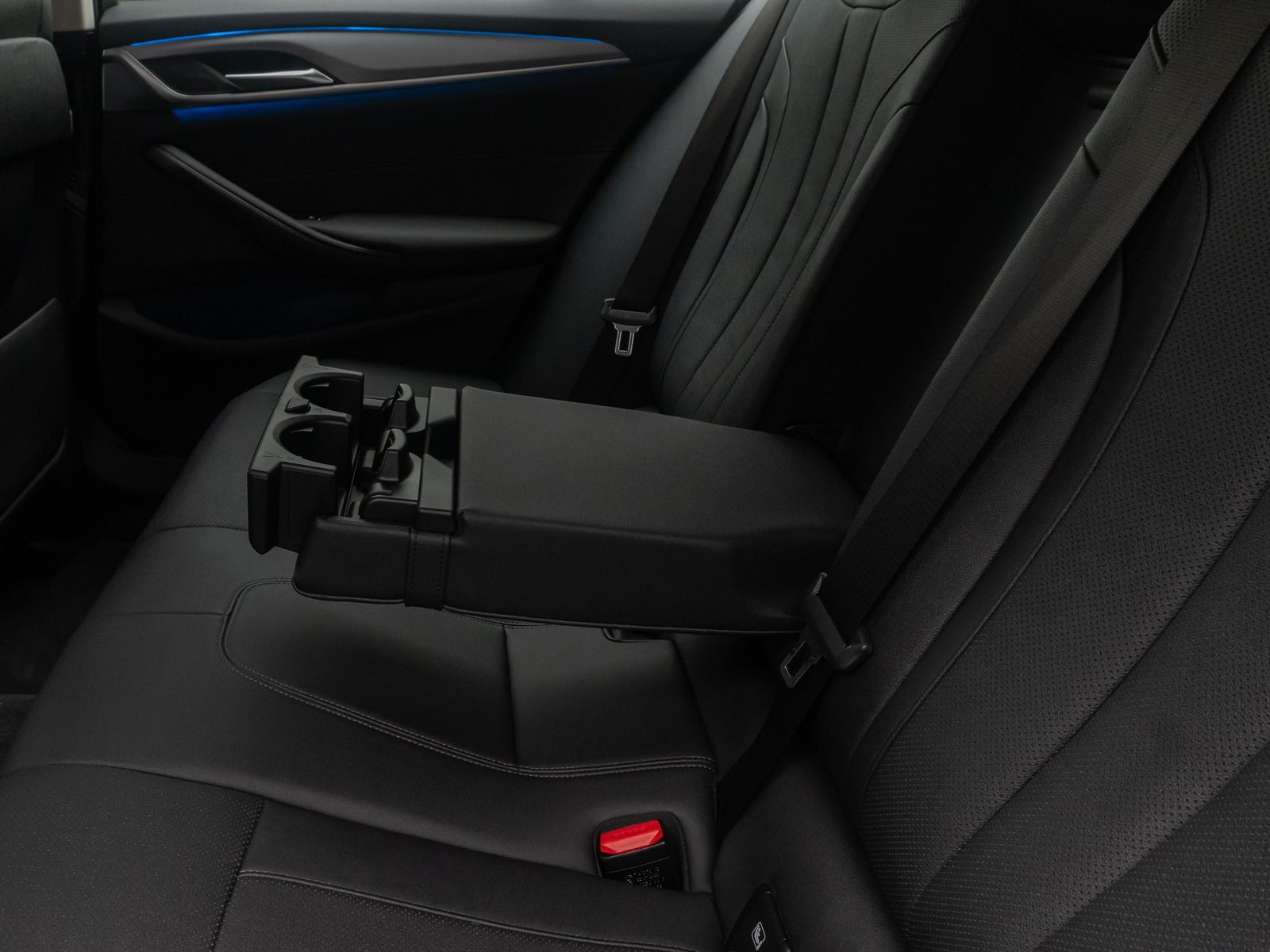 Fahrzeugabbildung BMW 530e xD ACC Laser HUD DAB Kamera 4xKlima Sport