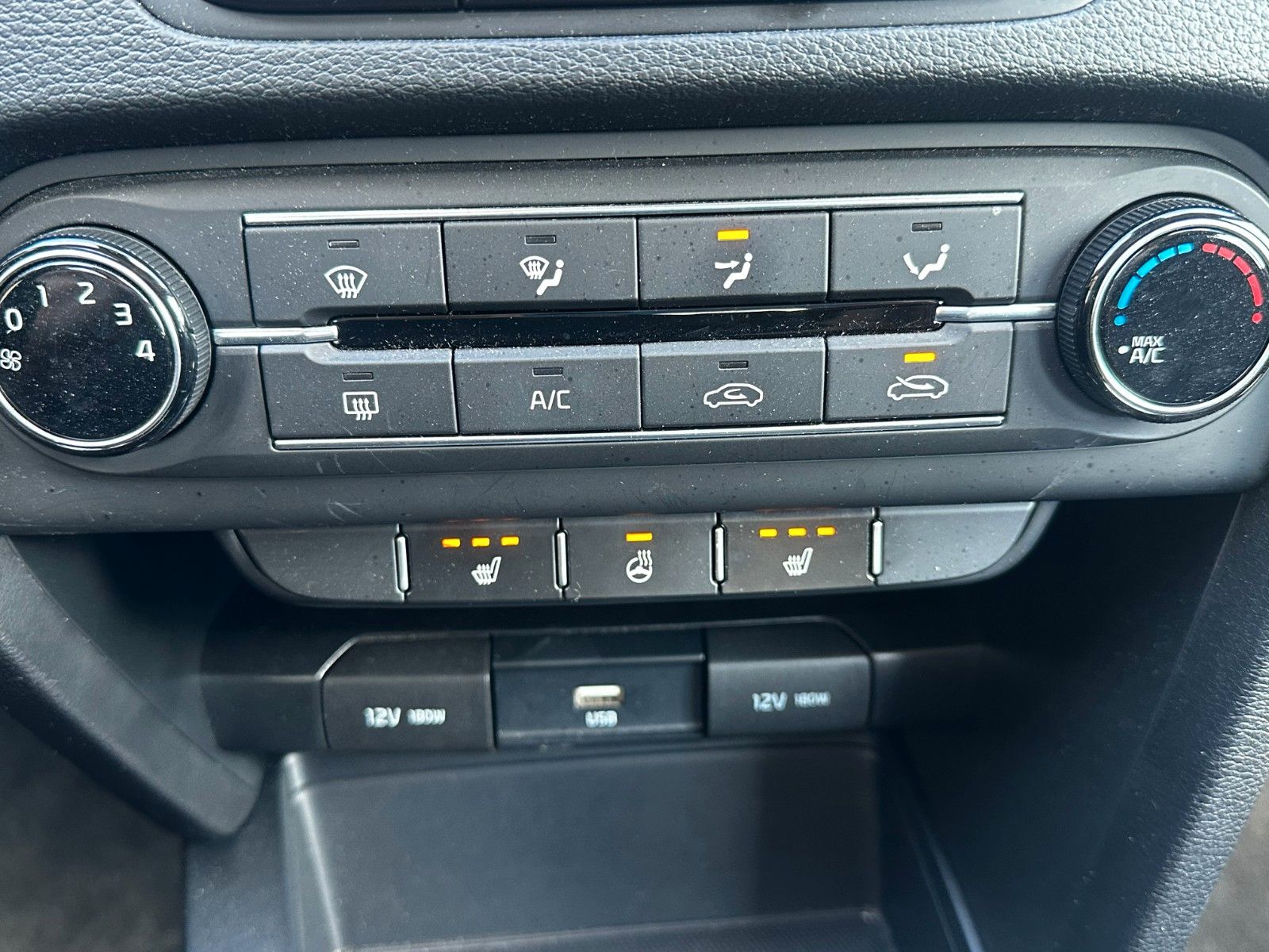Fahrzeugabbildung Kia cee'd /SItzh.Kamera,Tempo,Klimaautom.,Top