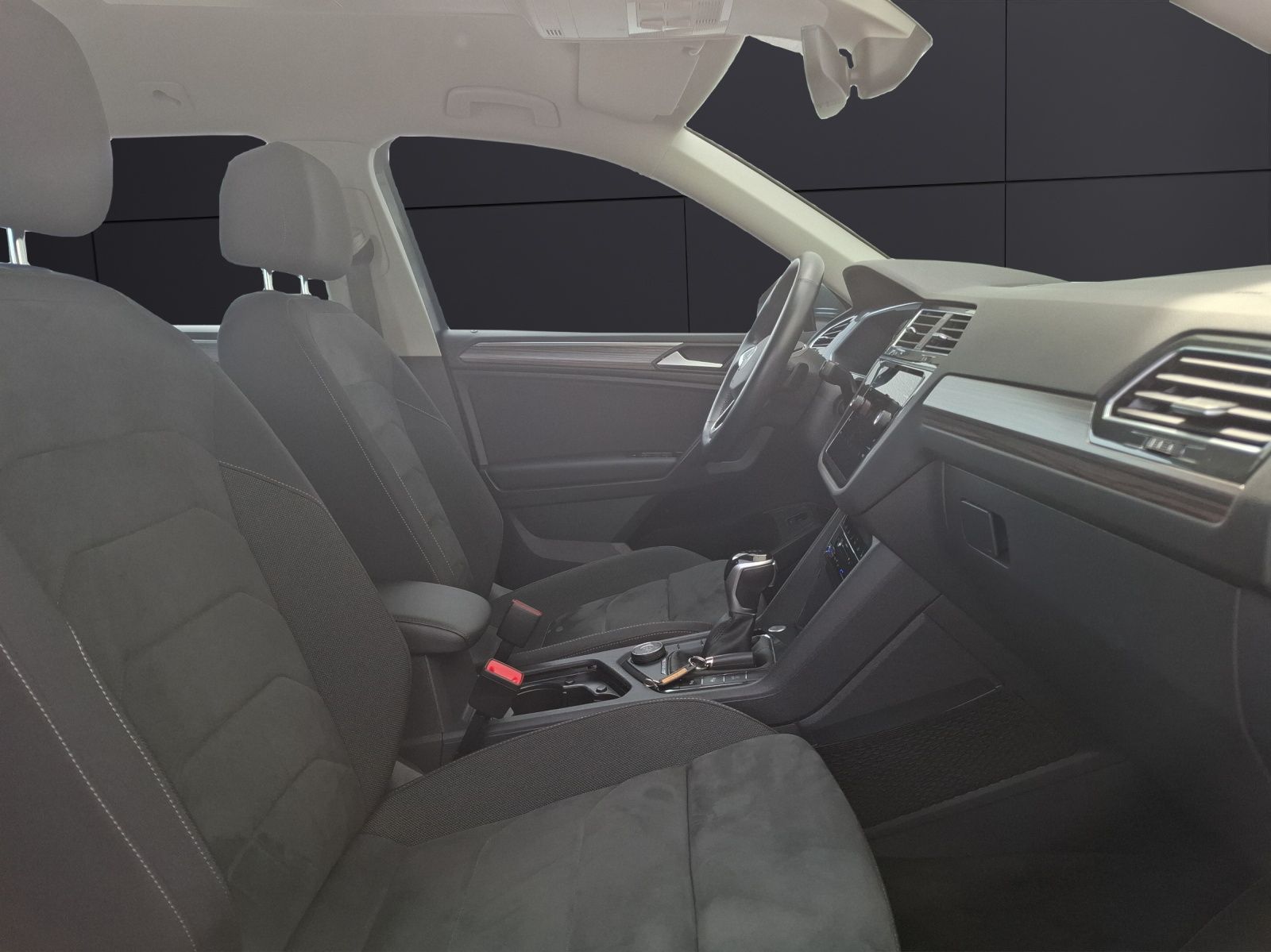 Fahrzeugabbildung Volkswagen Tiguan Allspace TDI Elegance DSG 4M Matrix AHK N