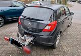 Opel Corsa mit integriertem Fahrradträger - Opel Corsa: mit Fahrradträger