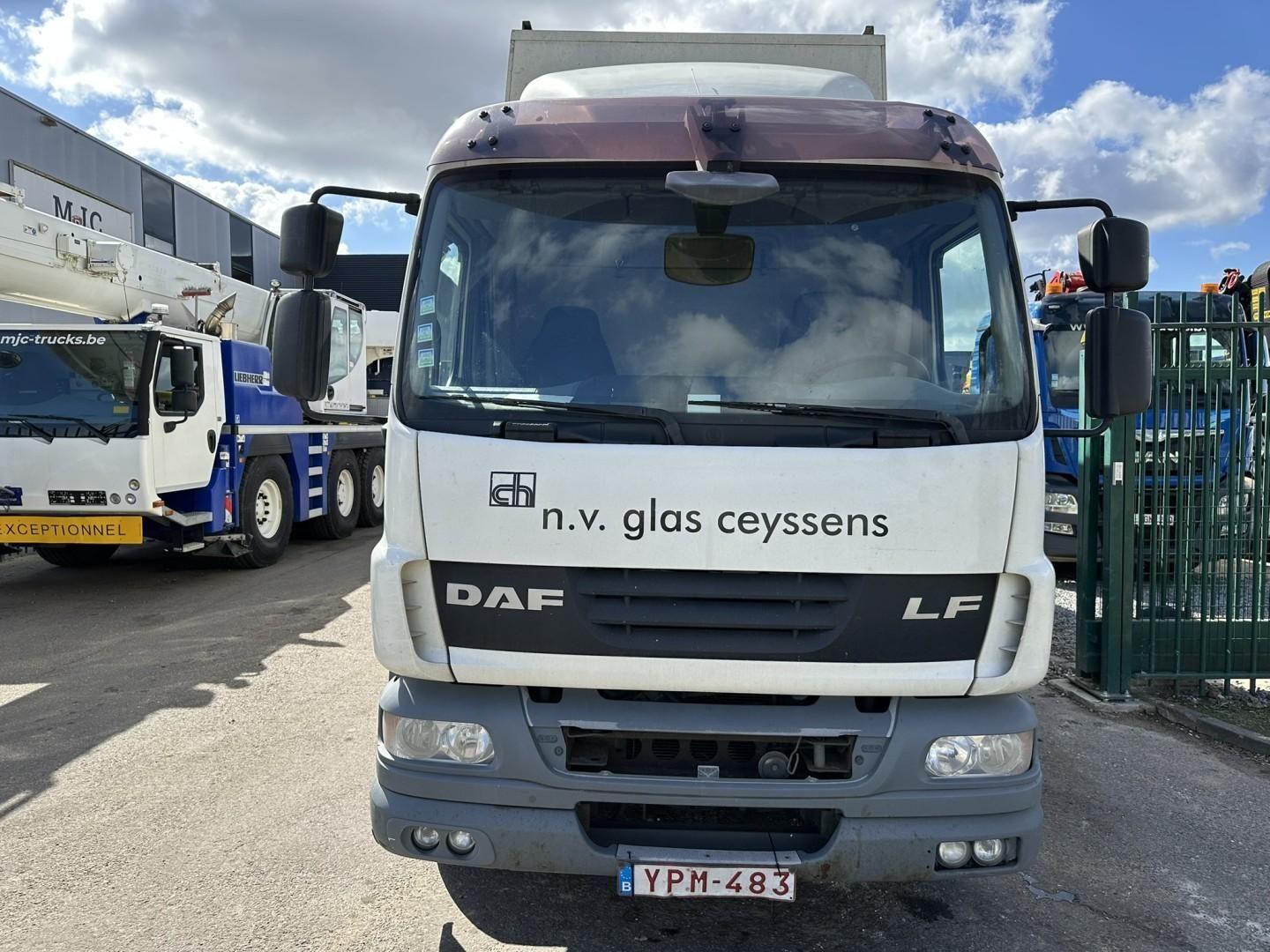 DAF LF 55.250 12T - GLASTRANSPORT / GLASRESTEEL - AI