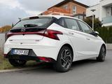 Hyundai i20 1.0 T-GDI 74kW Hybrid Intro TOP - Hyundai i20 Intro mit Benzin-Antrieb