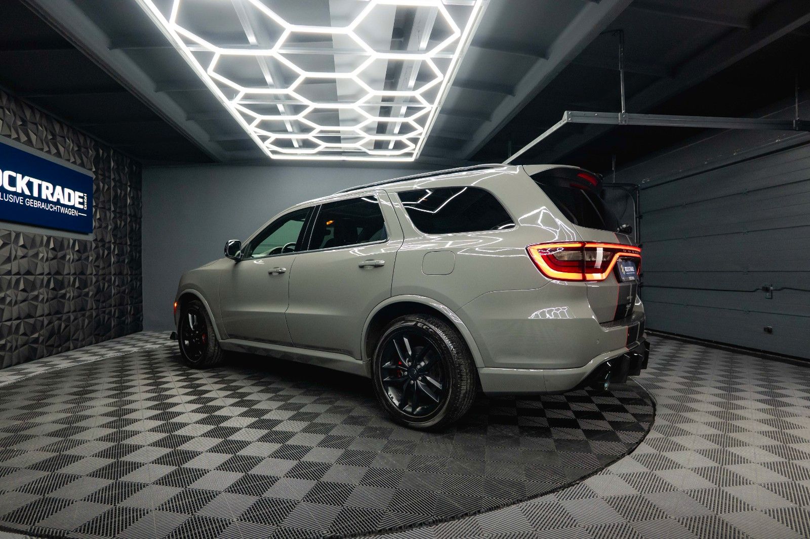 Fahrzeugabbildung Dodge Durango 5.7 V8 R/T 4x4 Night-Paket Modell 22 ACC