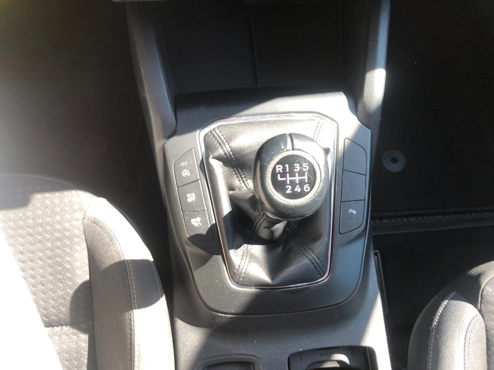Fahrzeugabbildung Ford Focus Turnier Cool & Connect
