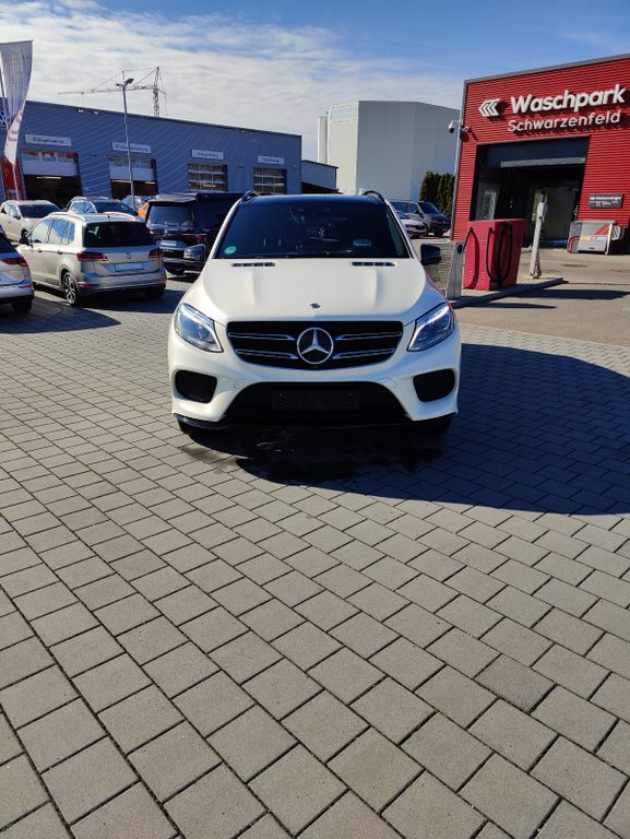 Image of Mercedes-Benz GLE 400