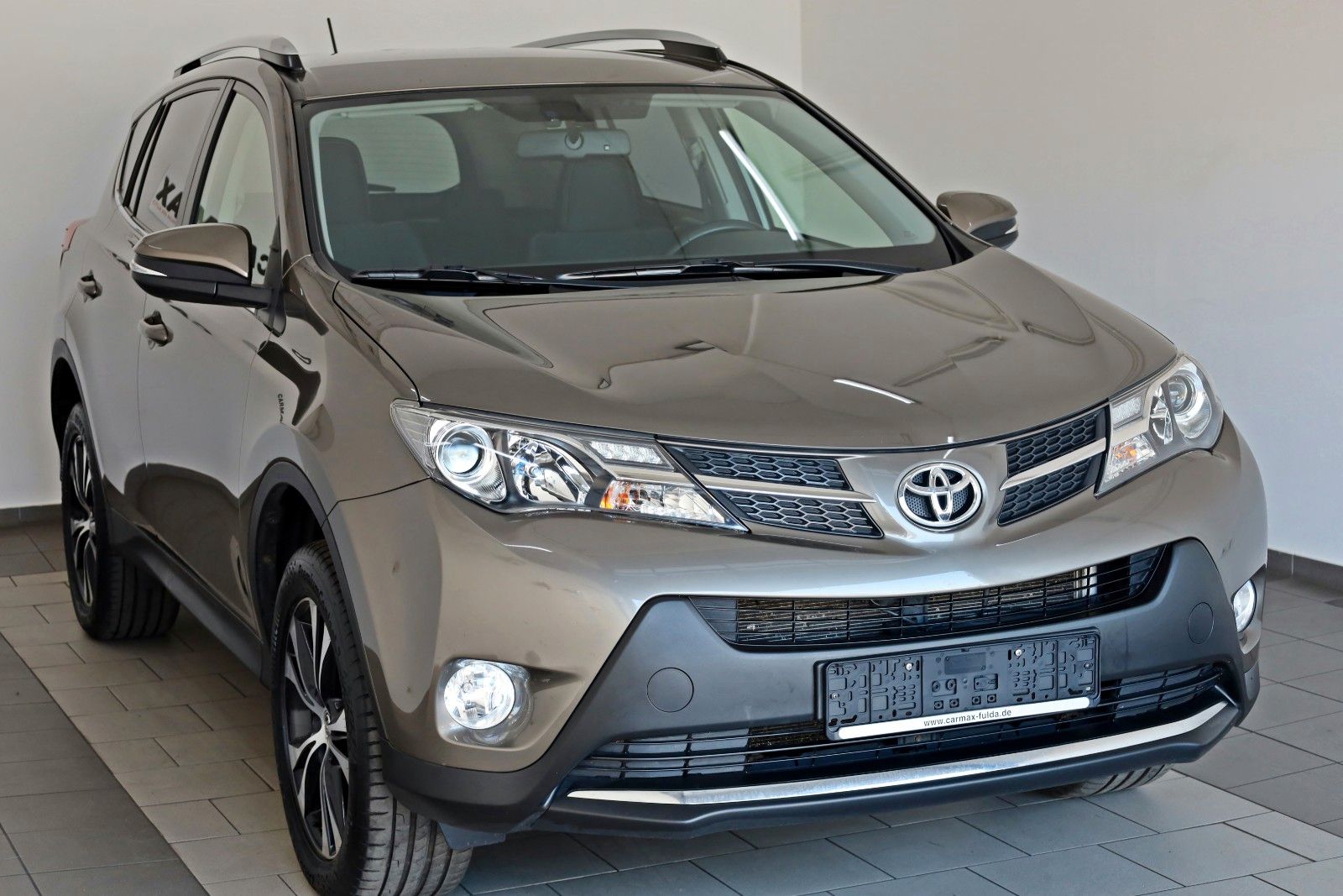 Fahrzeugabbildung Toyota RAV4 Edition 4x4, Kamera, SH, PDC, AHK, SR+WR