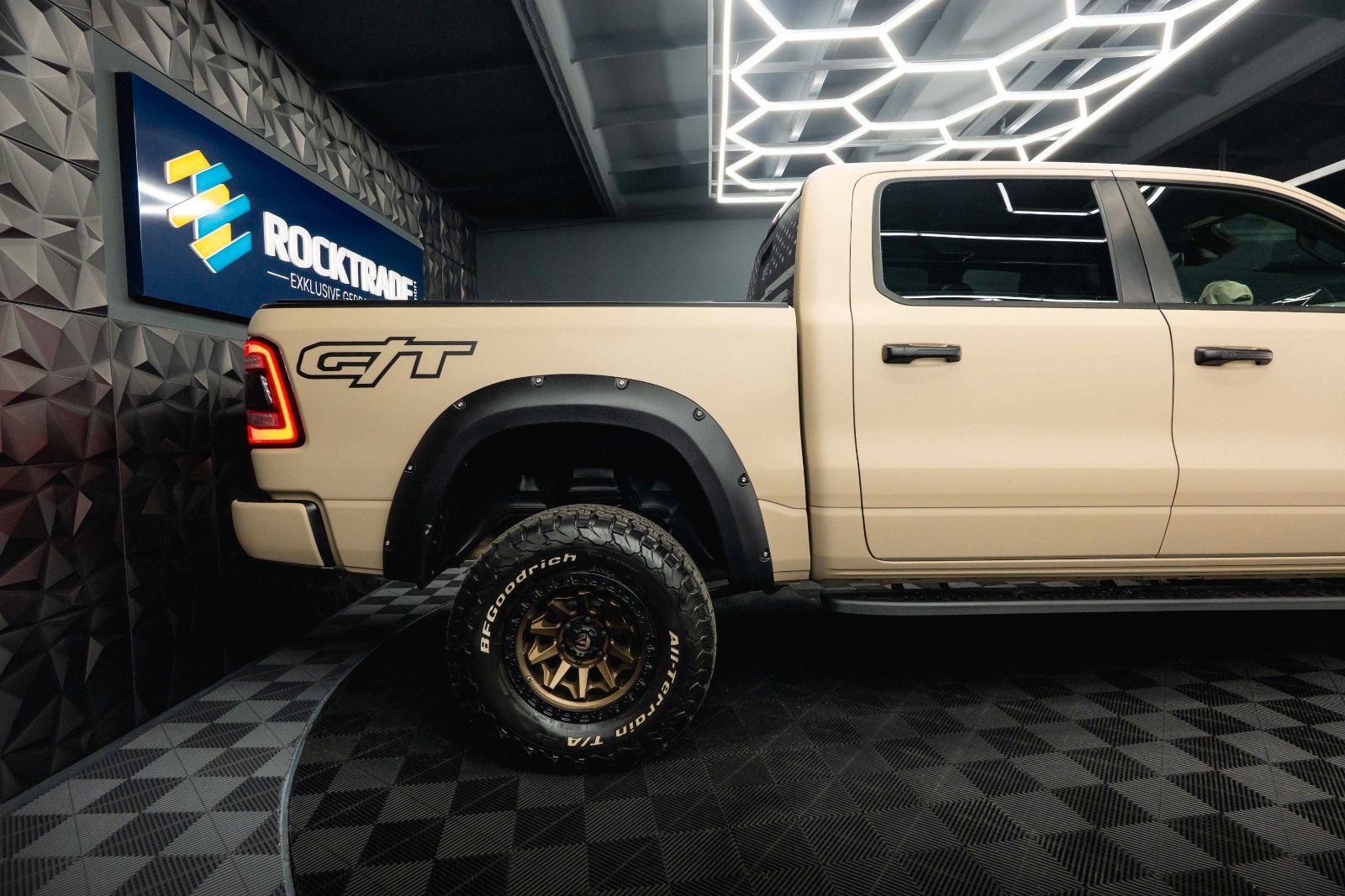 Fahrzeugabbildung Dodge RAM 5.7 V8 HEMI 4x4 NIGHT GT SPORT Offroad 19%