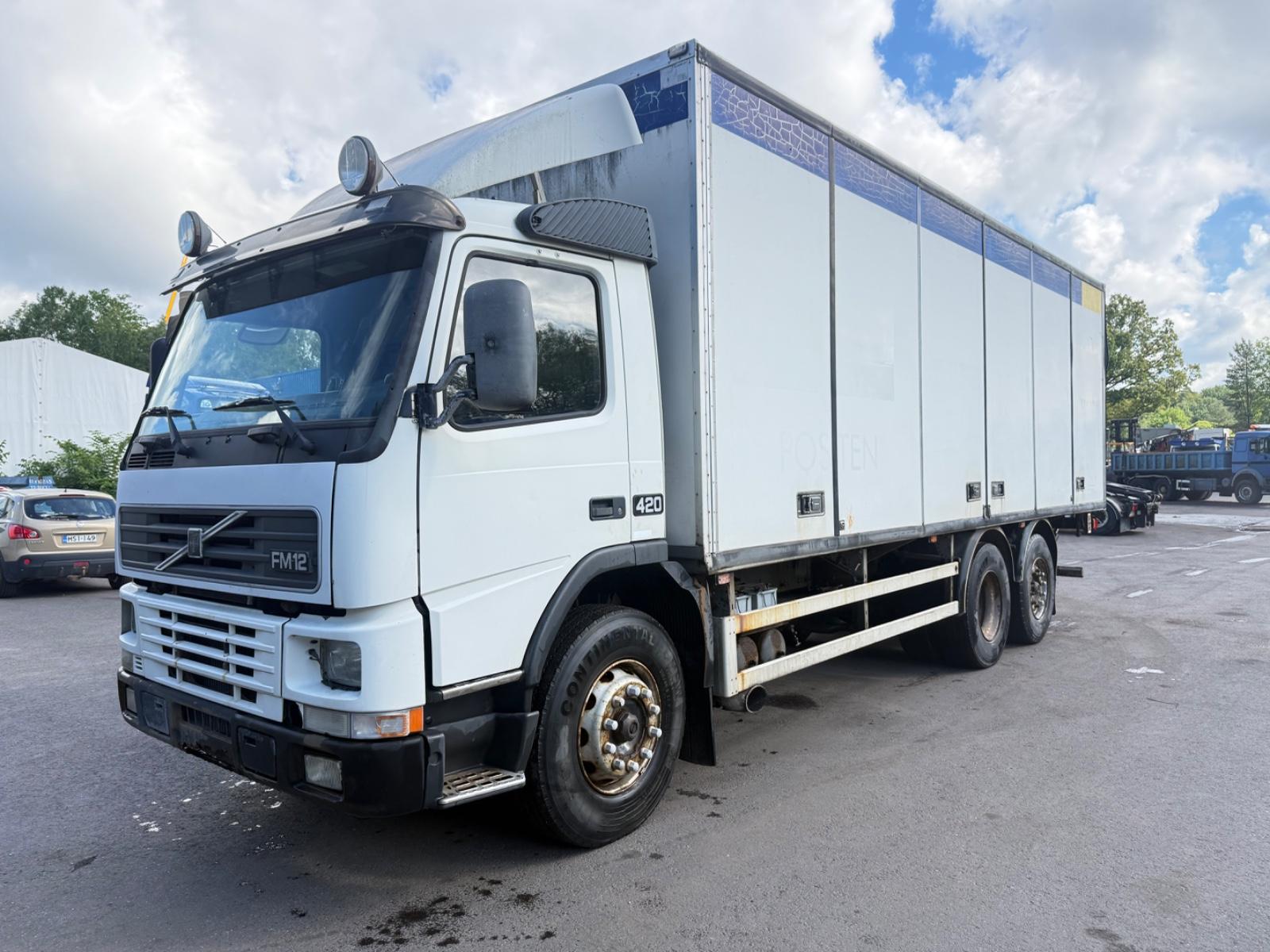 Volvo FM12 6x2 420 hp manual, ac, steel in front
