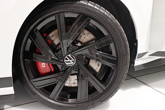 Golf GTI Clubsport 2.0l 300PS DSG KAMERA LED NAV