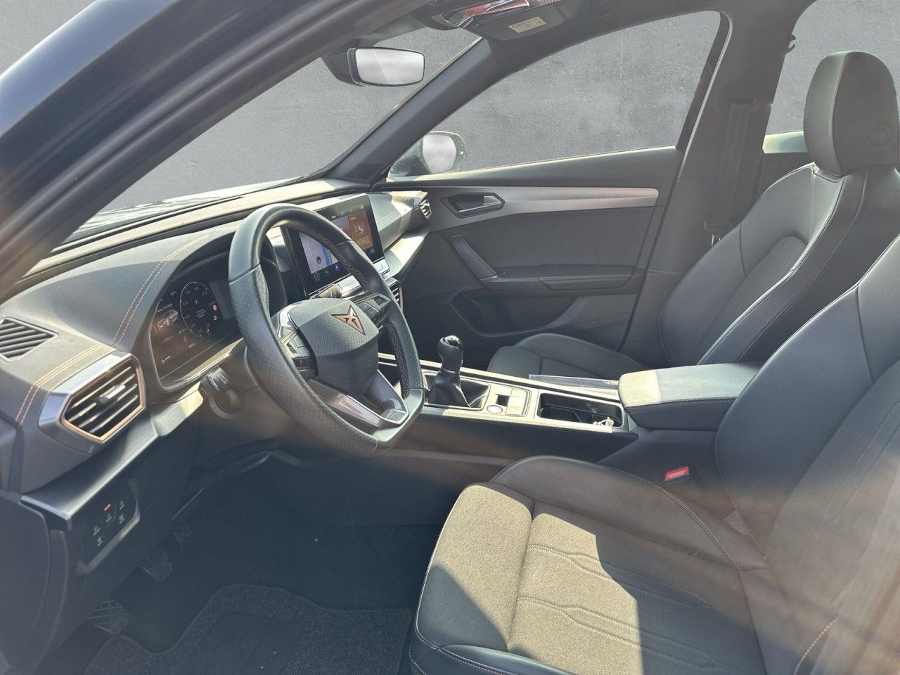 Fahrzeugabbildung CUPRA Formentor 2.0 TDI 150 PS 6-Gang *AHK* - mit KI generiert/bearbeitet