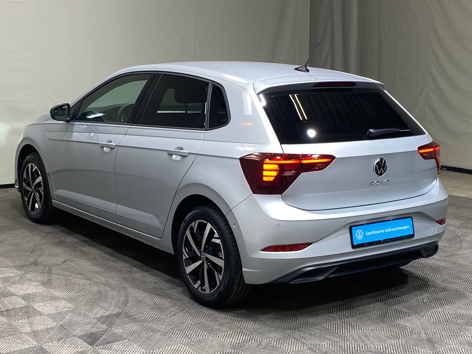 Volkswagen Polo ENERGY 1.0 TSI DSG LED ACC NAVI RÜKA DAB foto 5