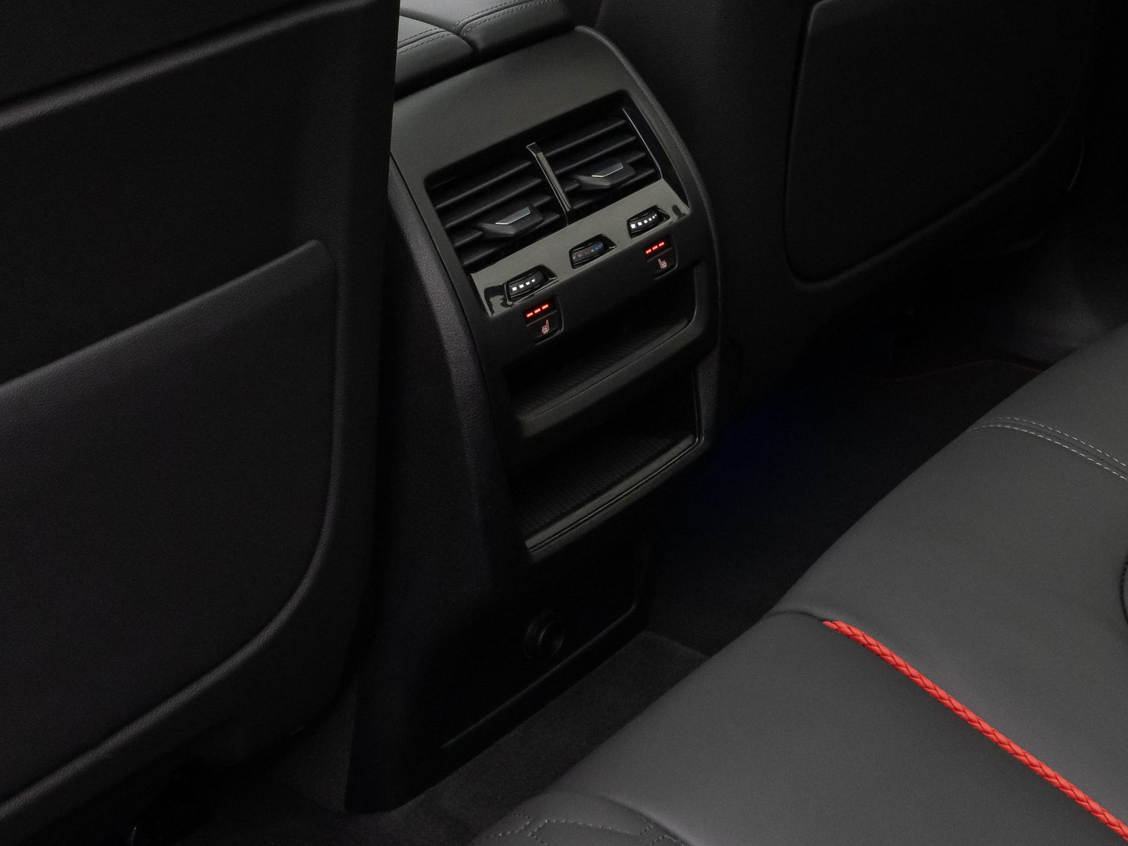 Fahrzeugabbildung BMW X5 xD40d M Sport SpecialEdition 360°Panorama HUD